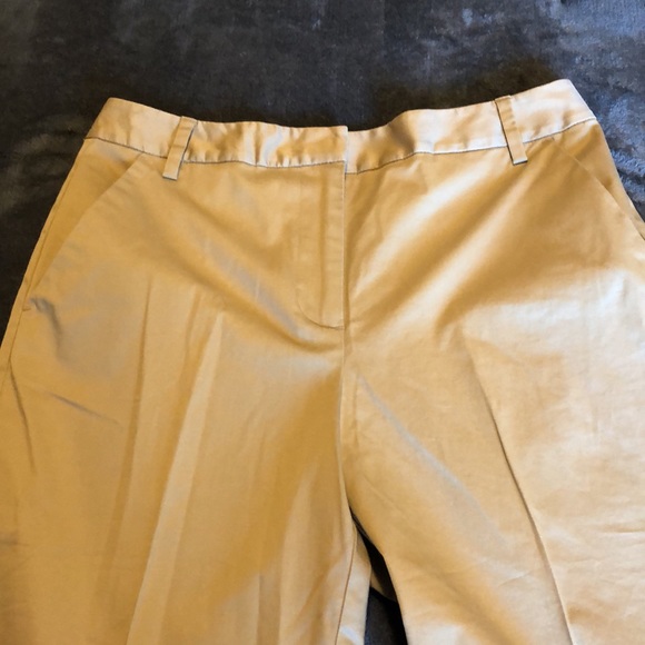 Women’s size 6 Talbots stretch tan shorts - Picture 6 of 9